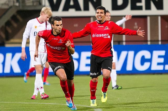 册手续中出 册手续中出